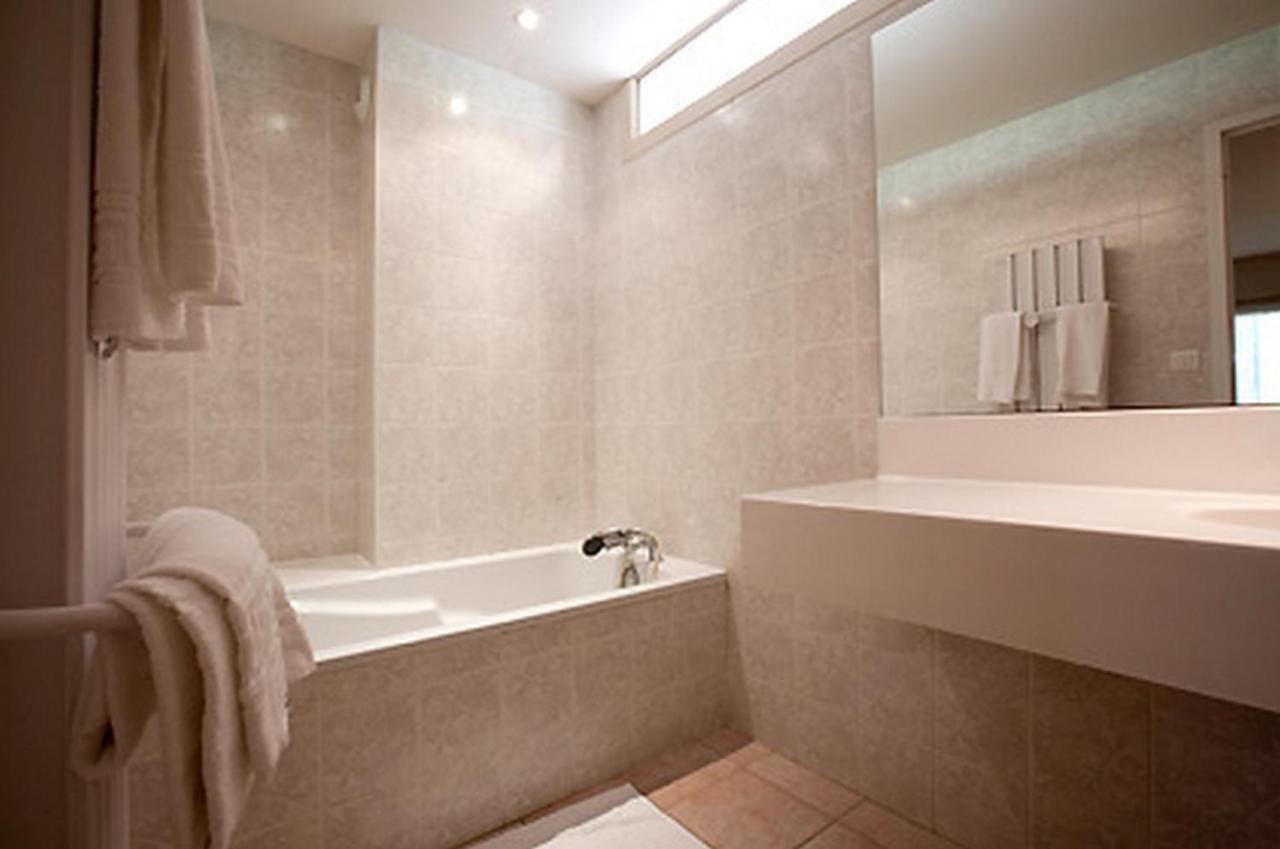 Logis Hotel Restaurant La Vieille Ferme, Macon Nord Sance Room photo